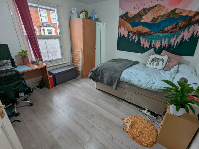 6 Bedroom Terraced House To Rent In Blenheim Road, Reading, Berkshire, RG1