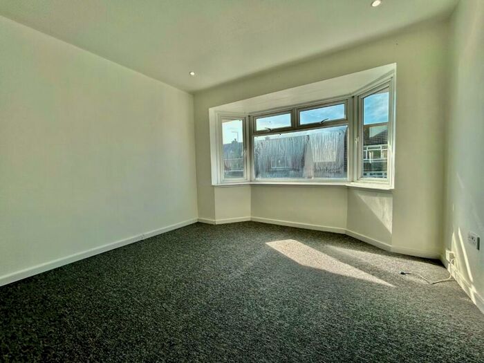 2 Bedroom Detached Bungalow To Rent In Thornhill Rise, Portslade, Brighton, BN41