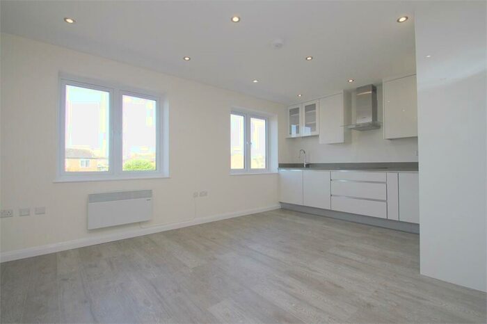 1 Bedroom Apartment To Rent In St Lukes Road, Old Windsor, SL4
