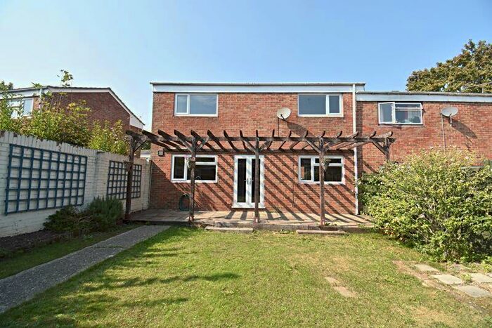 3 Bedroom Semi-Detached House To Rent In Lawrence Close, Basingstoke, RG24