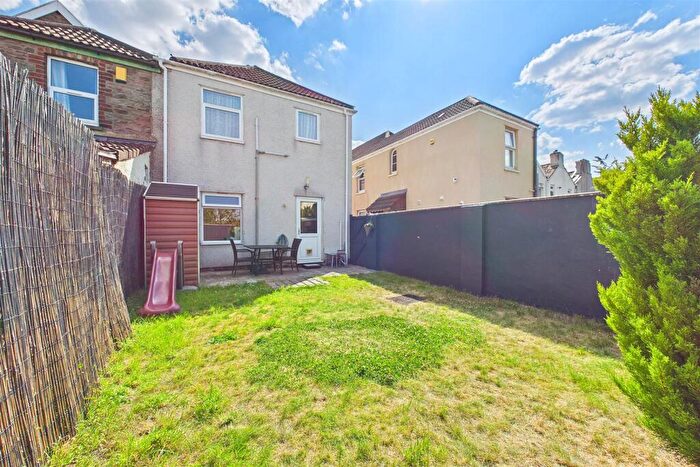 1 Bedroom Flat For Sale In Mayfield Park North, Bristol, BS16