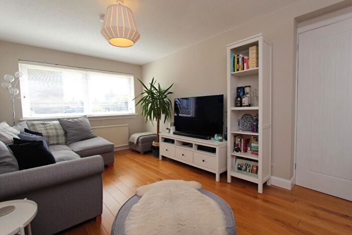 2 Bedroom Flat To Rent In Clark Place, Trinity, Edinburgh, EH5