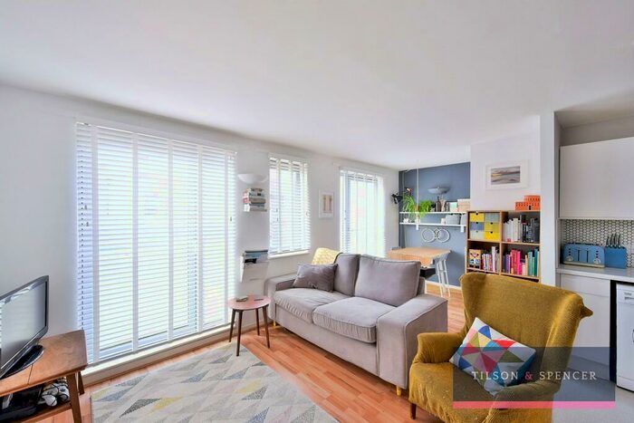 1 Bedroom Apartment To Rent In Gascoigne Close, London, N17