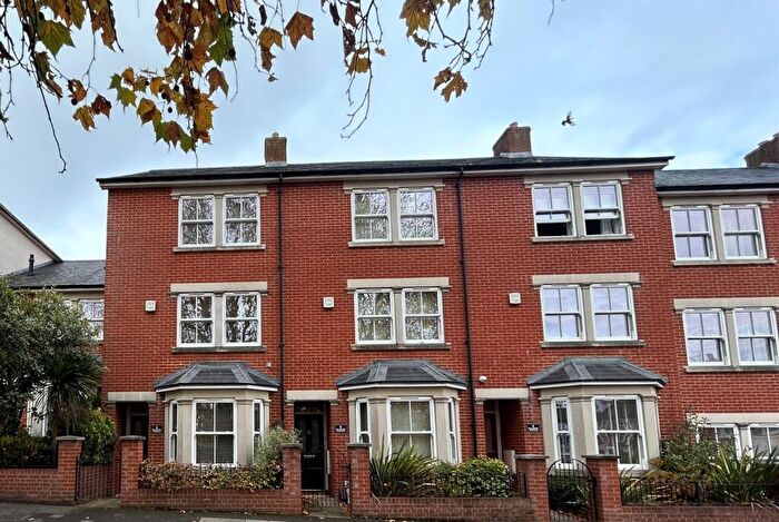 4 Bedroom Terraced House For Sale In York Road, Salisbury, SP2