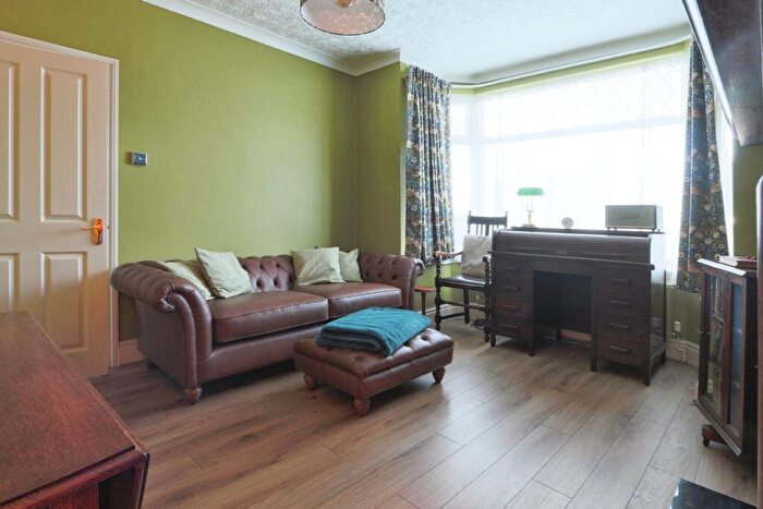 3 Bedroom Terraced House For Sale In Beverley Road, Hull, HU6