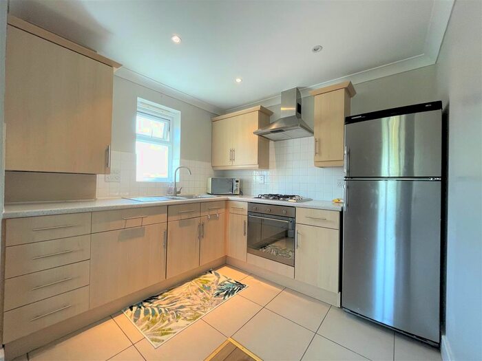 1 Bedroom Flat To Rent In Merryfields, Uxbridge, UB8