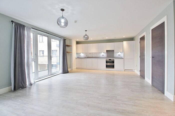 1 Bedroom Flat To Rent In Swan Court, Swan Street, Isleworth, TW7