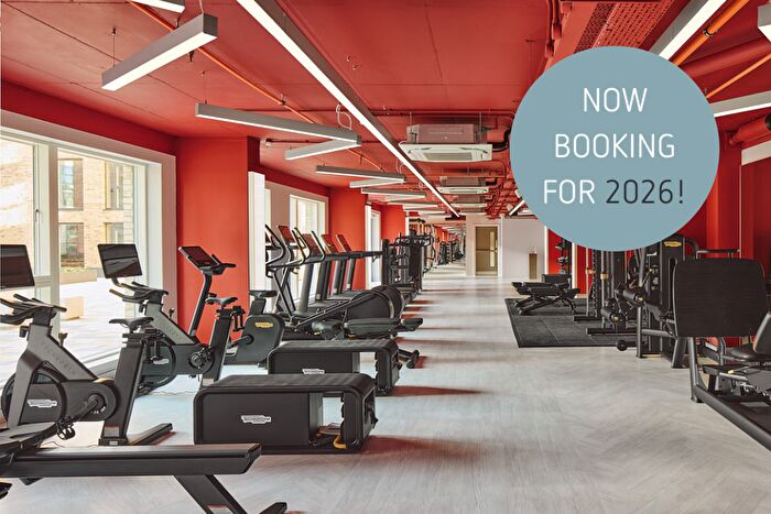 Flat To Rent In Warroch Place, Glasgow, G3