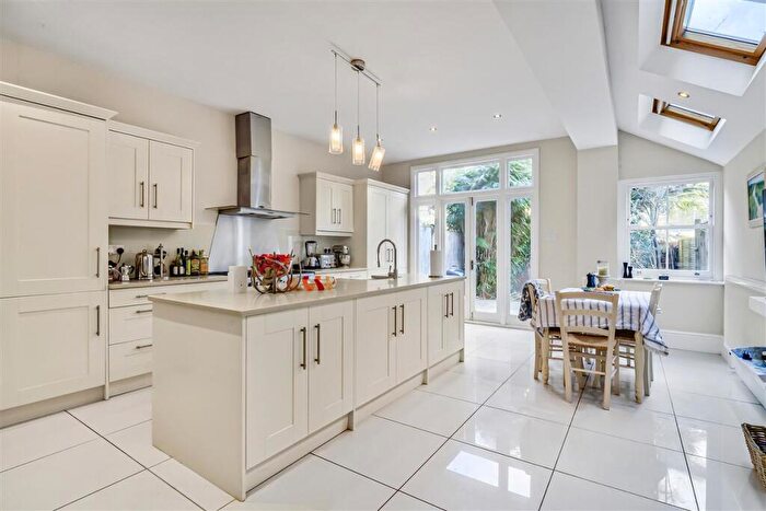 5 Bedroom Terraced House For Sale In Englewood Road, SW12