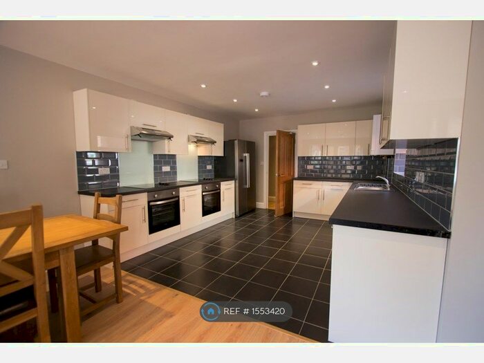8 Bedroom Semi-Detached House To Rent In Carlton Road, Southampton, SO15