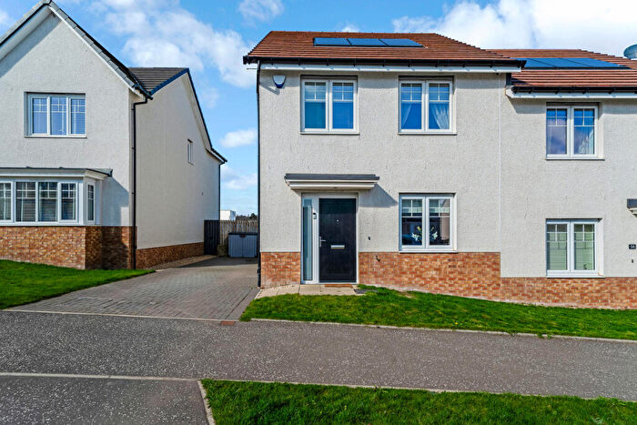 3 Bedroom Semi-Detached House For Sale In Tyndrum Crescent, Hamilton, ML3