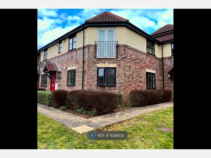 2 Bedroom Flat To Rent In Langmuir Court, Shenley Lodge, Milton Keynes, MK5