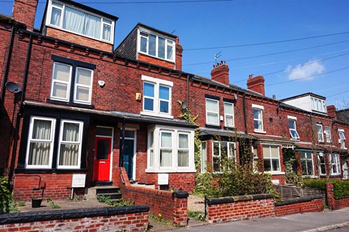5 Bedroom House To Rent In Stanmore Place, Leeds, LS4
