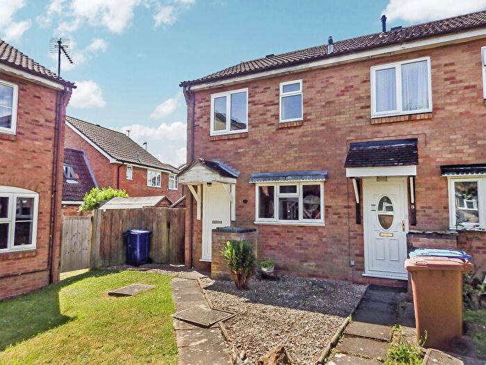 2 Bedroom Terraced House To Rent In Winchelsea Close, Banbury, Oxfordshire, OX16