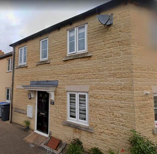 2 Bedroom Maisonette To Rent In Beech Lane, Carterton, OX18