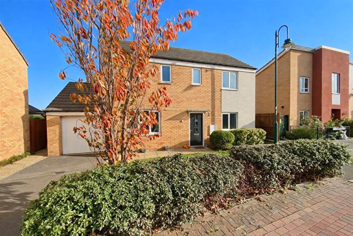 3 Bedroom Detached House For Sale In Saxonbury Way, Peterborough, PE2