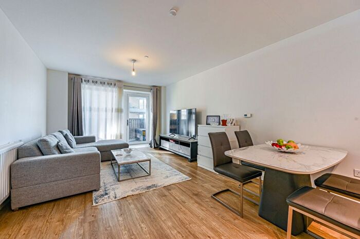 1 Bedroom Flat For Sale In Bowen Drive, Charlton, London, SE7
