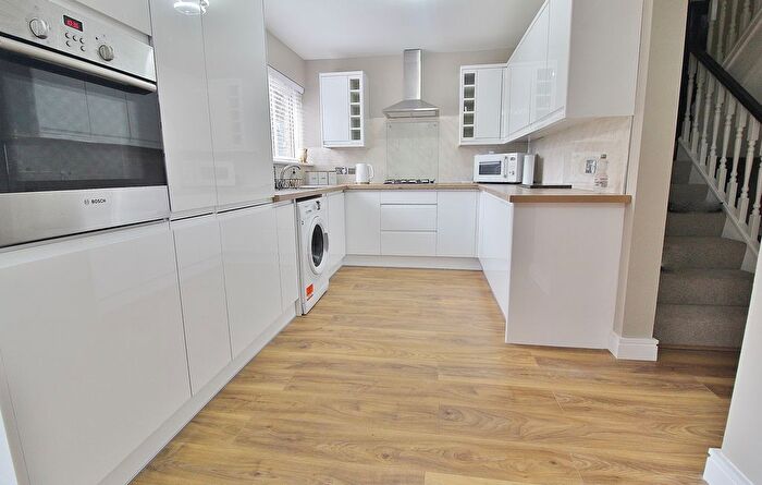 3 Bedroom End Of Terrace House For Sale In Bliss Close, Waterlooville, PO7