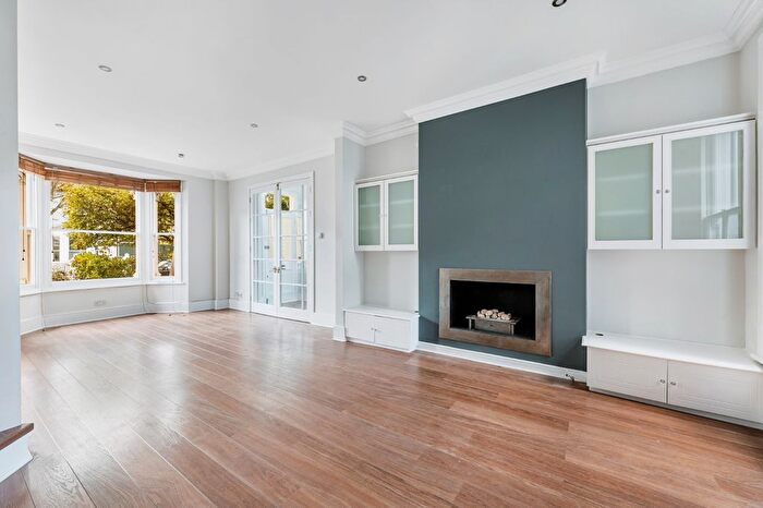 4 Bedroom Semi-Detached House To Rent In Heathfield Gardens, Chiswick, W4