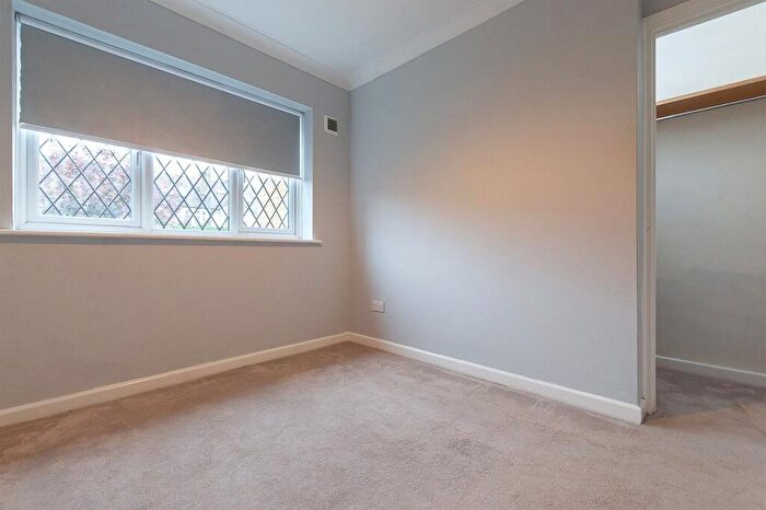 1 Bedroom Maisonette To Rent In Ardrossan Gardens, Worcester Park, Surrey, KT4