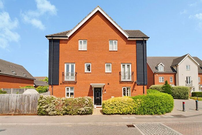 3 Bedroom Town House For Sale In Wagtail Drive, Stowmarket, IP14