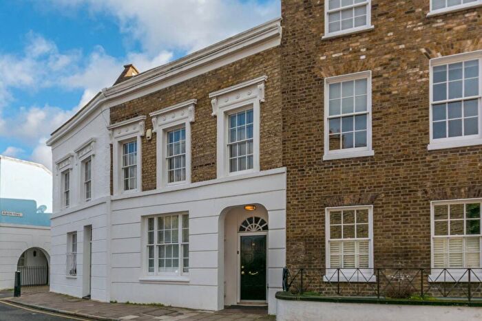 3 Bedroom House To Rent In Thornhill Road, Barnsbury, London, N1