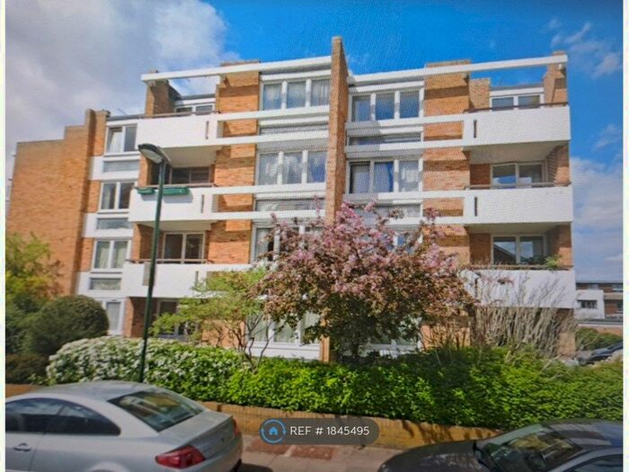 2 Bedroom Flat To Rent In Sandstone, Richmond, TW9