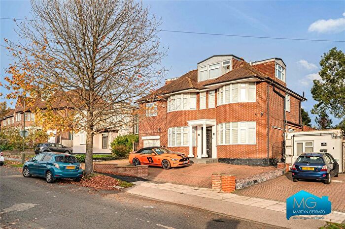5 Bedroom Detached House To Rent In Fairholme Gardens, Finchley, N3