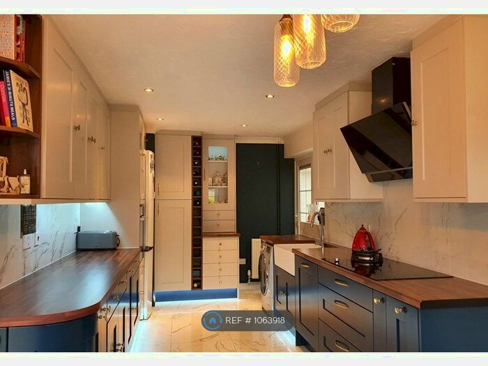 3 Bedroom Detached House To Rent In State Farm Avenue, Orpington, BR6