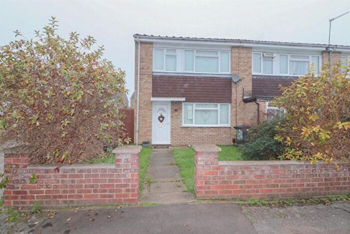 3 Bedroom End Of Terrace House To Rent In Champions Green, Hoddesdon, Hertfordshire, EN11