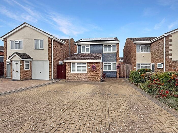 3 Bedroom Detached House For Sale In Mountbatten Road, Braintree, CM7