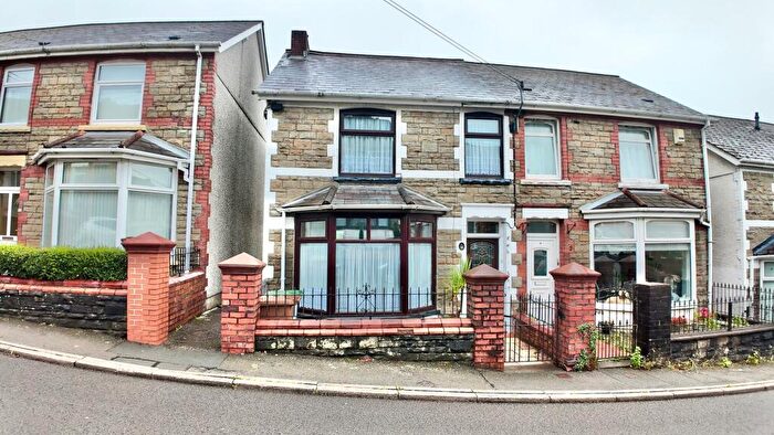 3 Bedroom Semi-Detached House For Sale In Ashfield Road, Newbridge, NP11