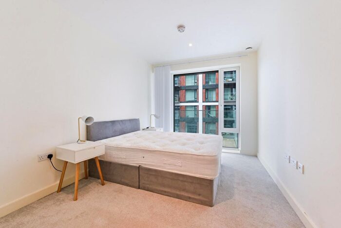 2 Bedroom Flat For Sale In Deveraux House, London, SE18