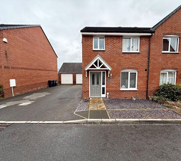 3 Bedroom Semi-Detached House For Sale In Weaver Crescent, Tiverton, EX16