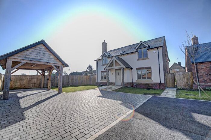 4 Bedroom Detached House For Sale In Benfield Close, Northend, Warwickshire, CV47