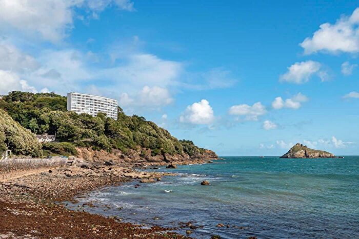 3 Bedroom Flat For Sale In Ilsham Marine Drive, Torquay, TQ1