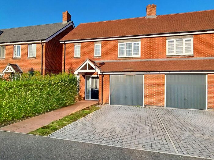 3 Bedroom Semi-detached House For Sale In Deerleap Lane, Rowlands Castle, PO9