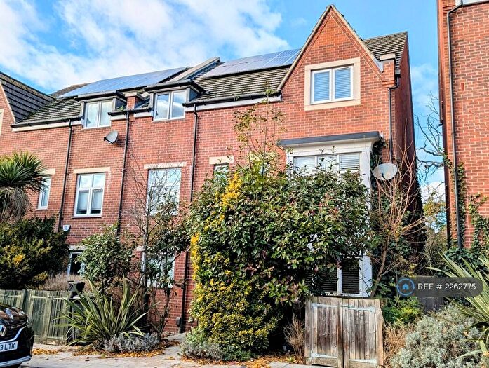 4 Bedroom Terraced House To Rent In Chalfont Road, London, SE25