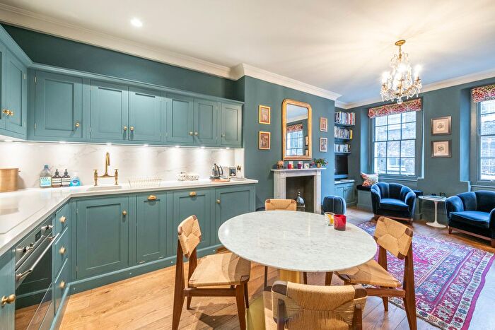 1 Bedroom Flat For Sale In Monmouth Street, Seven Dials, WC2H
