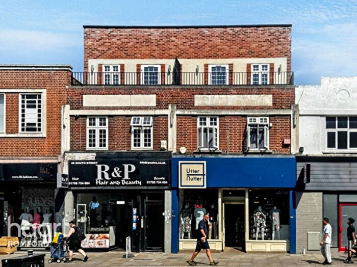 1 Bedroom Apartment For Sale In South Street, Romford, RM1