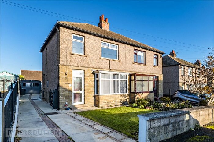 3 Bedroom Semi Detached House For Sale In Battye Avenue, Crosland Moor, Huddersfield, HD4