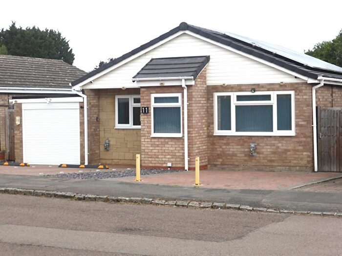 3 Bedroom Detached Bungalow For Sale In Woodford Halse, Northamptonshire, NN11