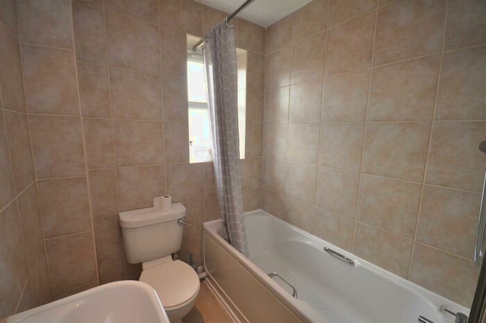 2 Bedroom End Of Terrace House To Rent In Chesterton Drive, Leamington Spa, CV31