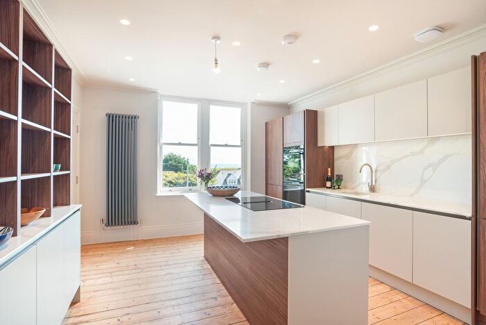 3 Bedroom Flat To Rent In Apartment, Seabrook Road, Hythe, CT21