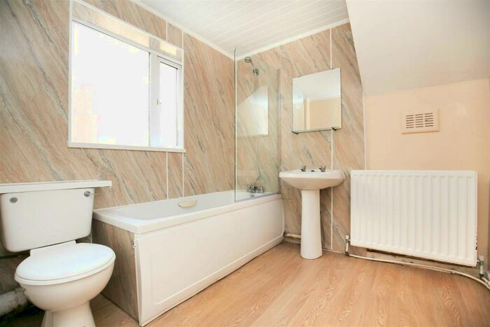 2 Bedroom Flat To Rent In Bolingbroke Street, Heaton, Newcastle Upon Tyne, NE6