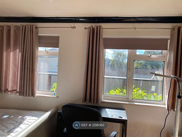 2 Bedroom Flat To Rent In Drummond Road, Guildford, GU1