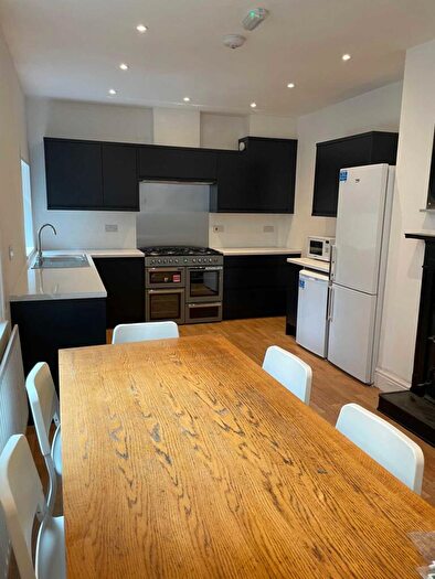 7 Bedroom Semi-Detached House To Rent In Wilmslow Road, Manchester, M20
