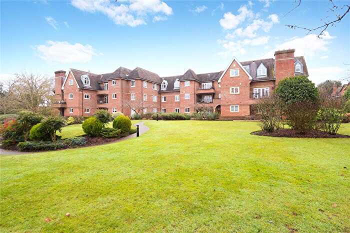 3 Bedroom Apartment To Rent In Belvedere House, Churchfields Avenue, Weybridge, Surrey, KT13