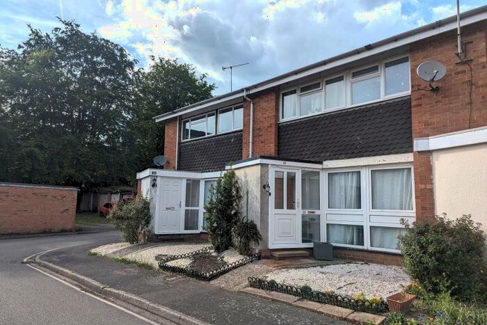 3 Bedroom Terraced House To Rent In Woking, Surrey, GU22