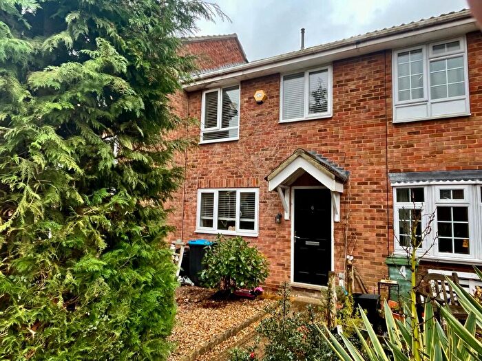 3 Bedroom Terraced House For Sale In Wodehouse Walk, Newport Pagnell, MK16